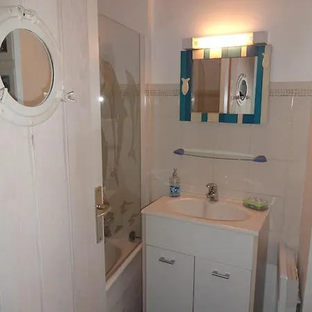 Apartament Le Suffren *